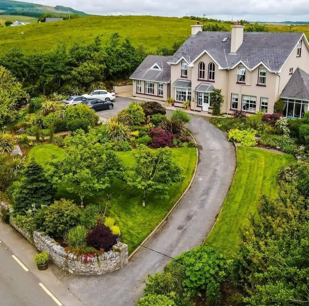 Apartments At Ballinsheen House & Gardens Лисдунварна Екстериор снимка